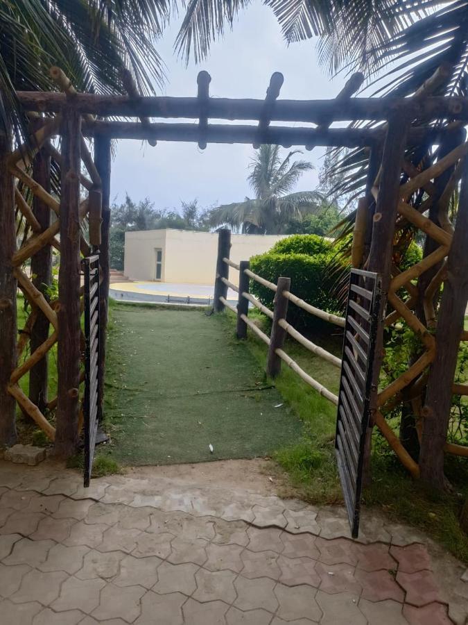 Green Heaven Shree Hotel Puri Exterior photo